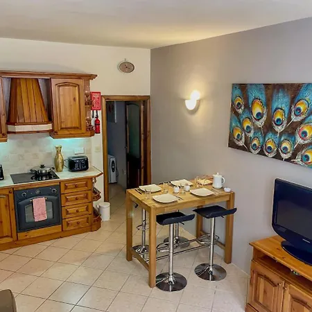 In Paceville 200m From Spinola Bay Apartment St. Paul's Bay